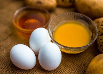 ماسک زرده تخم مرغ و عسل