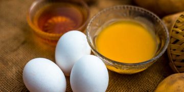 ماسک زرده تخم مرغ و عسل