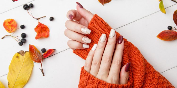 مراحل ژلیش ناخن