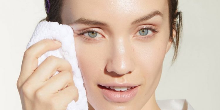 برای پیشگیری از جوشهای پس از وکس صورت از چه موادی می توان استفاده کرد؟