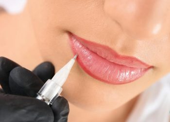 تتوی لب چیست؟