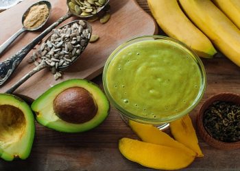 پروتئین تراپی مو با ماسک موز و آووکادو