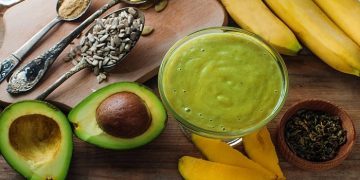 پروتئین تراپی مو با ماسک موز و آووکادو