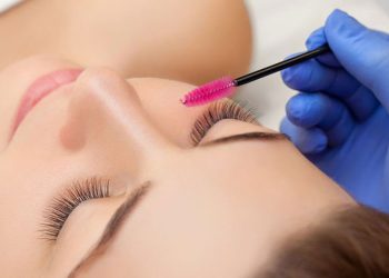 برای از بین بردن لیفت مژه چه باید کرد؟