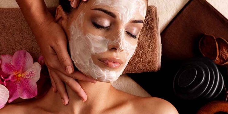 ماساژ صورت برای کاهش استرس