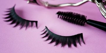 فواید و مضرات استفاده از مژه مصنوعی