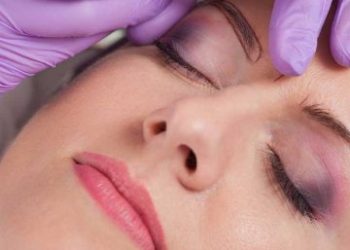 نانوبلیدینگ ابرو چیست و چگونه انجام می شود؟ مزایا و معایب آن چیست؟