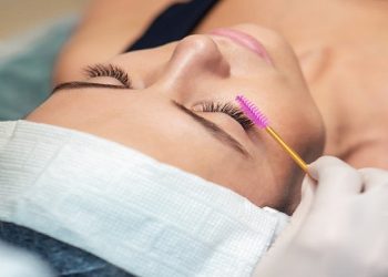 نحوه کاشت مژه کلاسیک ، نکات و افراد مناسب برای انجام اکستنشن کلاسیک