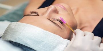 نحوه کاشت مژه کلاسیک ، نکات و افراد مناسب برای انجام اکستنشن کلاسیک