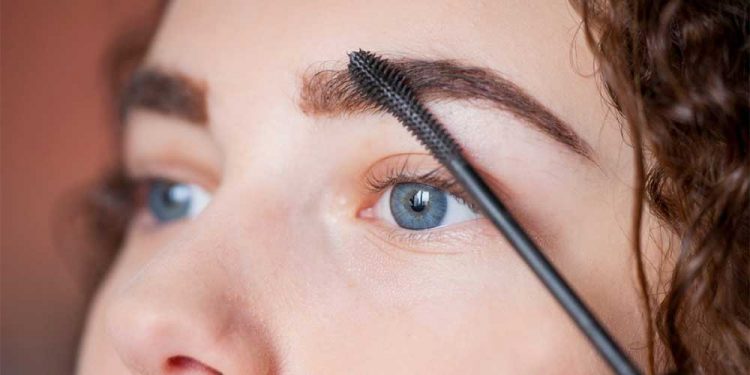 روشهای لیفت ابرو در خانه