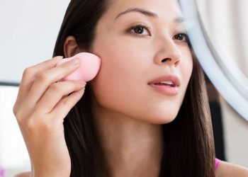 آموزش گام به گام آرایش برای پوشاندن جوش صورت