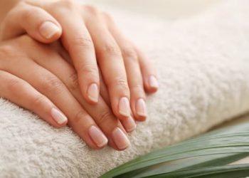 هلال سفید انتهای ناخن را جدی بگیرید 