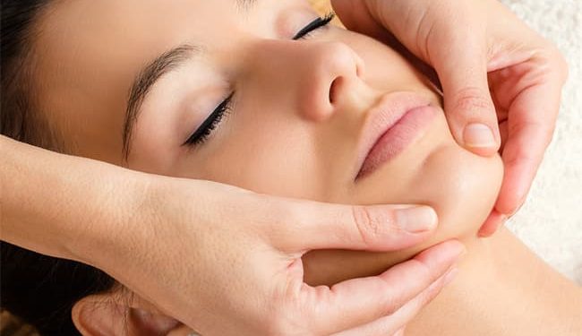 ماساژ زیبایی صورت ؛ فواید و نتایج