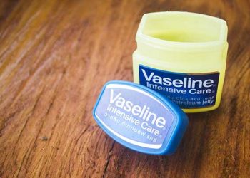 خواص وازلین برای پوست و مو و زیبایی