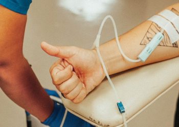 آیا تتو با خون دادن تداخل دارد؟