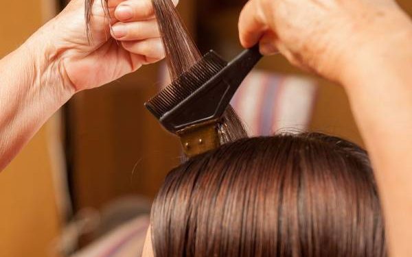 ساخت رنگ مو خانگی با مواد گیاهی و طبیعی و رنگ کردن مو با آنها