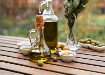 پرپشت شدن طبیعی ابرو