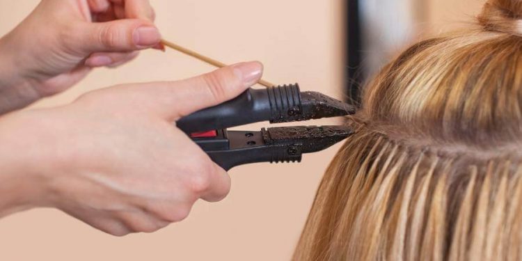 اکستنشن مو چیست؟ نکاتی که باید درباره انواع اکستنشن و روش های نگهداری از آن بدانید