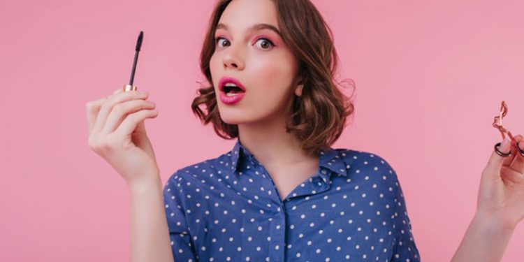 ۶ نکته مهم آرایش صورت گرد