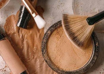 فوندیشن چیست و چه کاربردهایی در آرایش صورت دارد؟