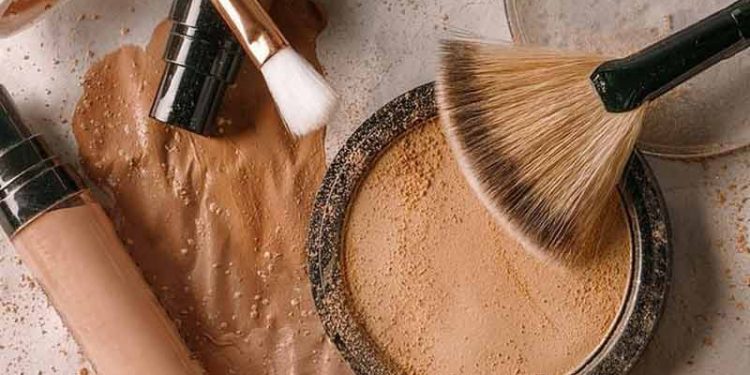 فوندیشن چیست و چه کاربردهایی در آرایش صورت دارد؟