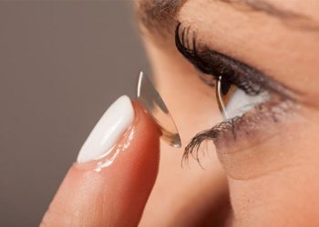 راهنمای کامل خرید لنز چشم در انواع مختلف