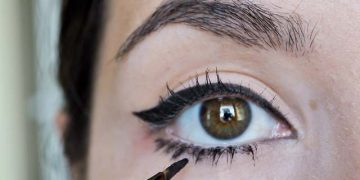  چگونه خط چشم بکشیم؟ آموزش خط چشم کشیدن آسان