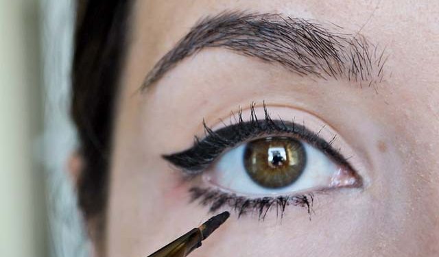 چگونه خط چشم بکشیم؟ آموزش خط چشم کشیدن آسان