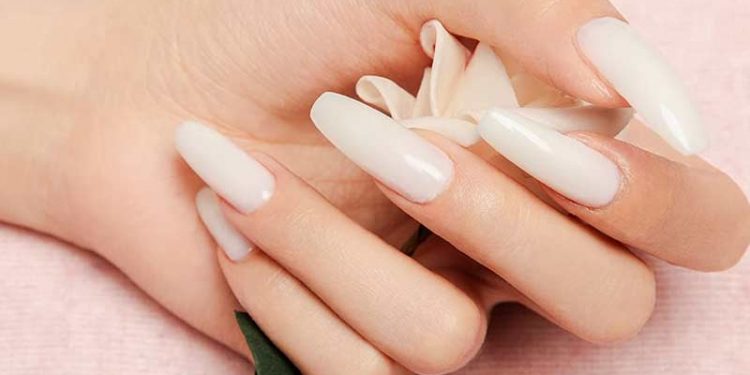 ۲۶ روش تقویت ناخن در منزل