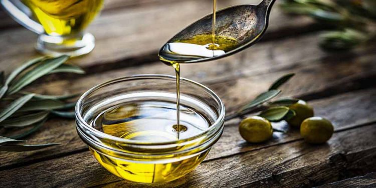 ترفندها و روش های حرفه ای و خانگی برای صاف کردن مو