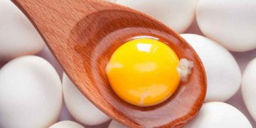 خواص زرده تخم مرغ برای موها چیست؟