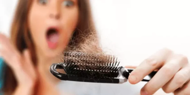 بررسی کامل انواع ریزش موی زنان + علت