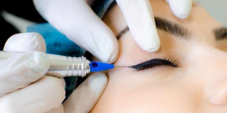 هاشور یا تتو خط چشم چیست و چه کاربردی دارد؟