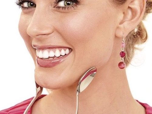 آموزش ماساژ صورت با قاشق به صورت تصویری و مرحله‌ای