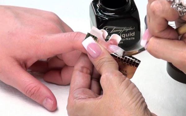 انواع پودر در کاشت ناخن