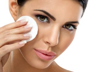 ۲ دستور ساخت پاک کننده آرایش خانگی با مواد طبیعی ( آرایش پاک کن طبیعی )