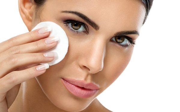 ۲ دستور ساخت پاک کننده آرایش خانگی با مواد طبیعی ( آرایش پاک کن طبیعی )