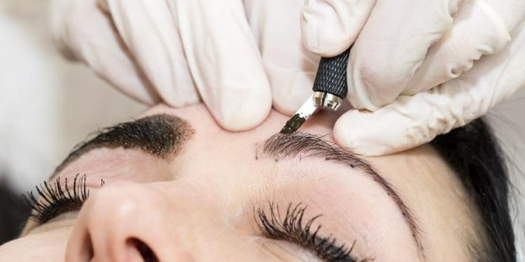 میکرو شیدینگ ابرو چیست و روش انجام آن چگونه است؟