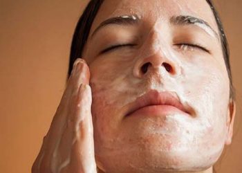 چگونه بعد از اصلاح صورت جوش نزنیم؟