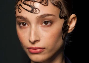 استفاده از پرزهای صورت در آرایش موها