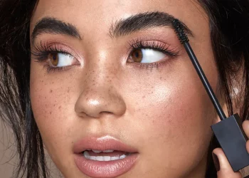 5 روش خانگی برای پرپشت کردن ابروها