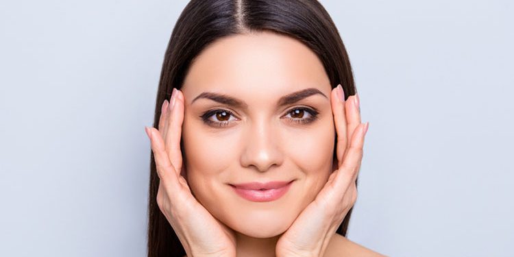 ۱۶ روش رایج جوانسازی پوست همراه با کاربردها و مزایای آنها