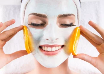 پاکسازی صورت در خانه: قدم به قدم تا پوستی بی‌نقص