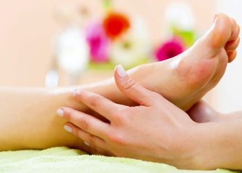 فواید شگفت‌انگیز ماساژ کف پا