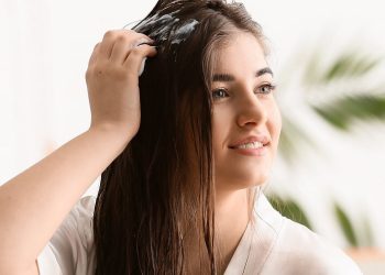  اسکراب پوست سر