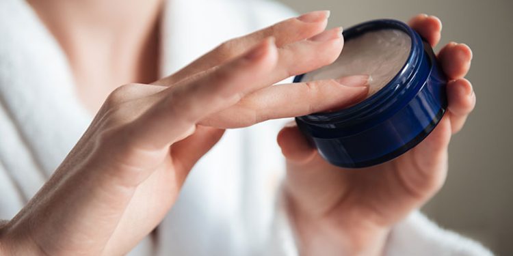 مزایای شگفت‌انگیز وازلین برای پوست 