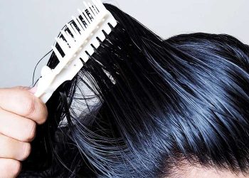 چرا موها بعد از کراتینه چرب می‌شوند و چگونه از آن جلوگیری کنیم؟