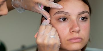 کاشت ابرو: روش‌ها، مراقبت‌ها و نکات ضروری