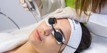 لیزر فوتونا (Fotona): راهکاری جامع برای جوانسازی و زیبایی